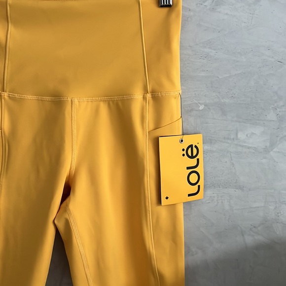 Lole Step Up women's tight shorts in Marigold Colour, Size XS - Picture 3 of 8